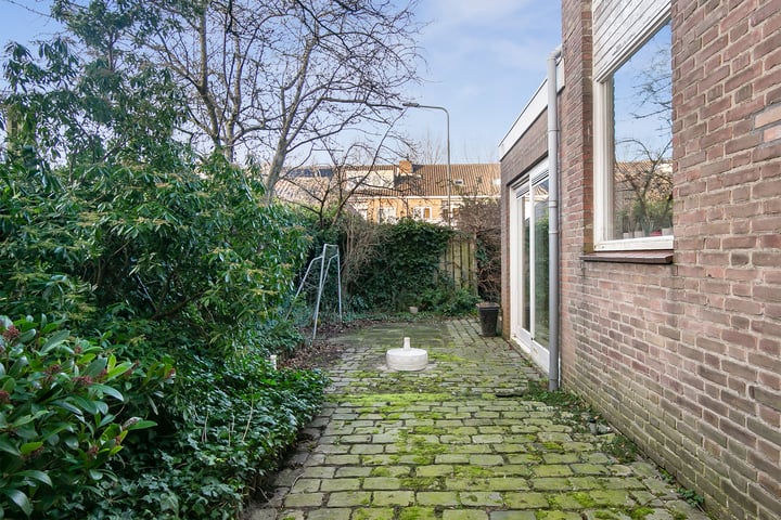 Bekijk foto 36 van Ruusbroecstraat 50