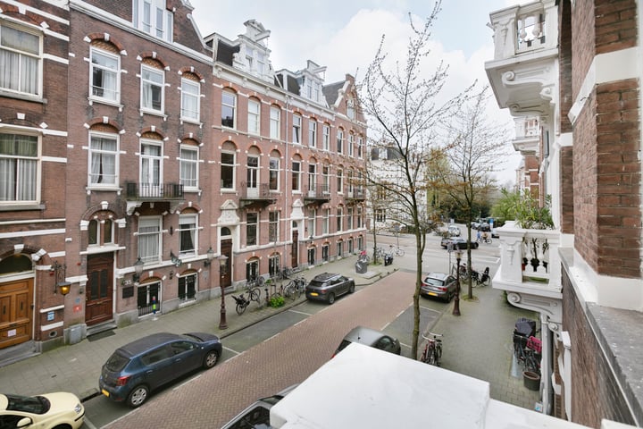 View photo 27 of Roemer Visscherstraat 34-H