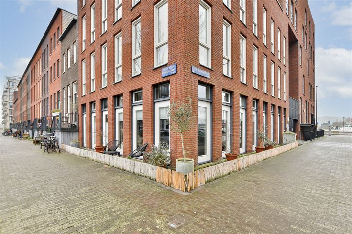 Bekijk foto 3 van Erich Salomonstraat 4