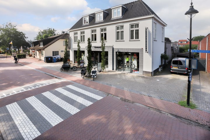 Bekijk foto 38 van Van Tuyllstraat 20