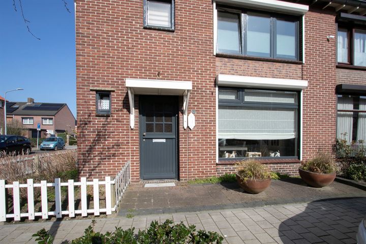 Bekijk foto 3 van Joannes Knaepenstraat 1