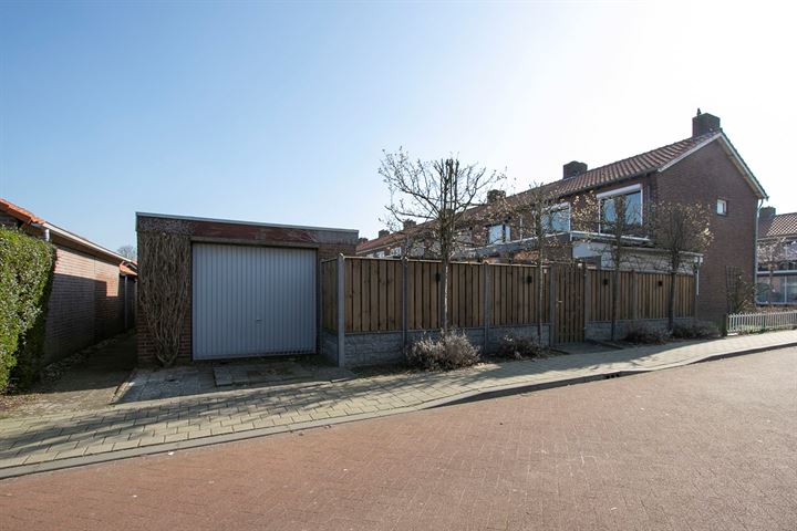 Bekijk foto 35 van Joannes Knaepenstraat 1