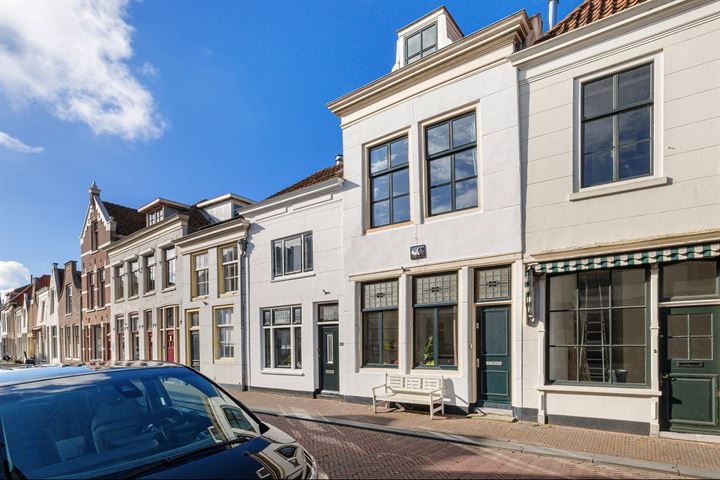 Bekijk foto 1 van Voorstraat 157