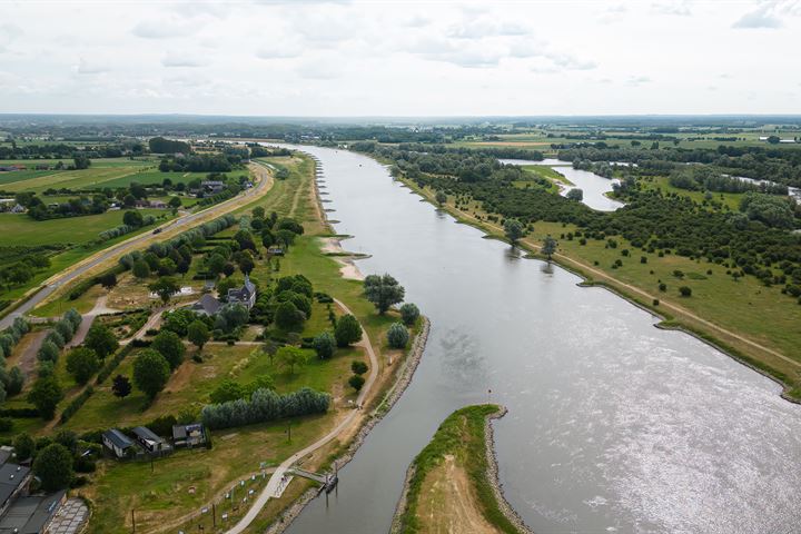 Bekijk foto 2 van IJsseldijk 38