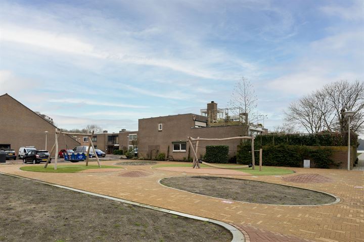 Bekijk foto 35 van Barnsteenstraat 27