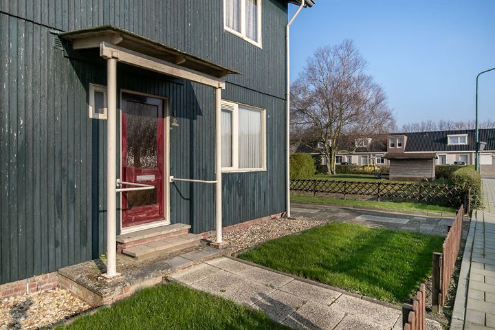 Bekijk foto 3 van Graaf Bernadottestraat 1