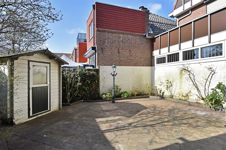 Bekijk foto 16 van Van Bossestraat 8