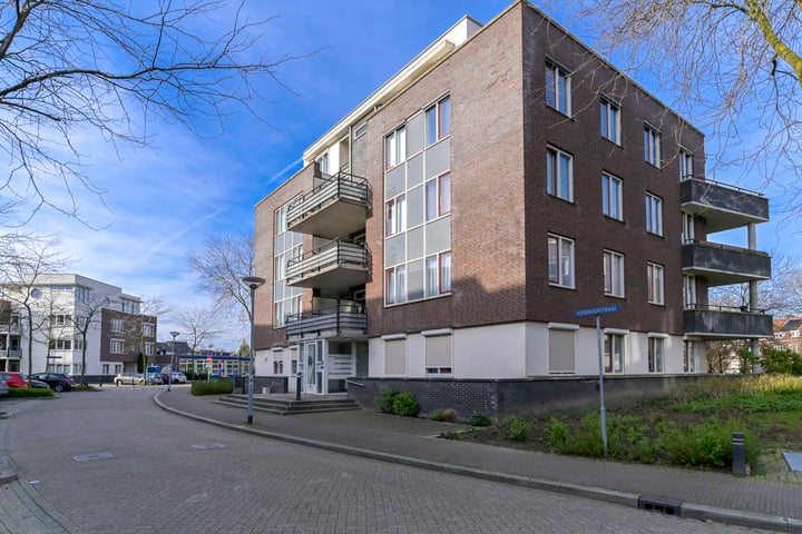 Bekijk foto 1 van Vijverhofstraat 51