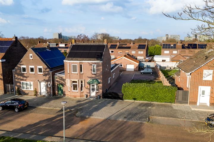 Bekijk foto 41 van Keulsebaan 25