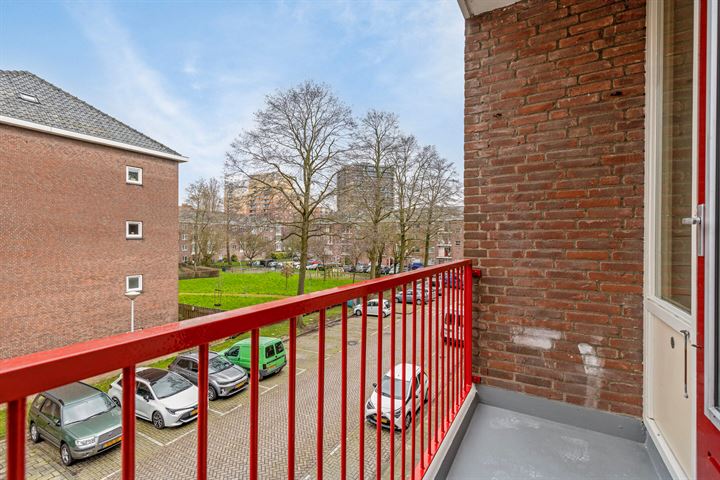 Bekijk foto 17 van Katrijpstraat 62