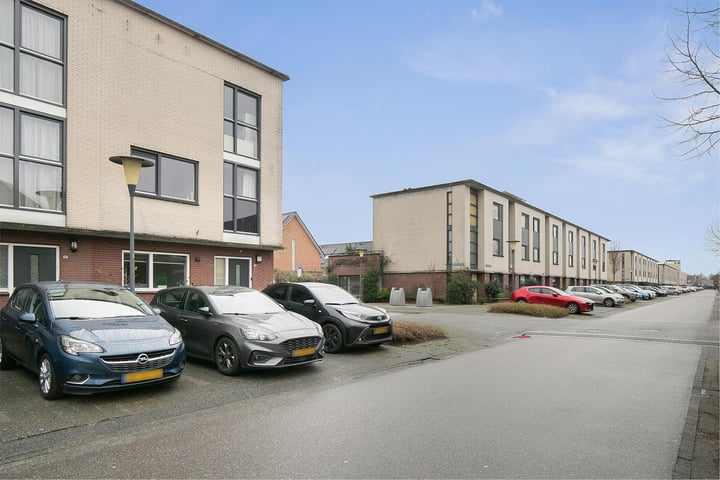 Bekijk foto 2 van Loosduinenstraat 67