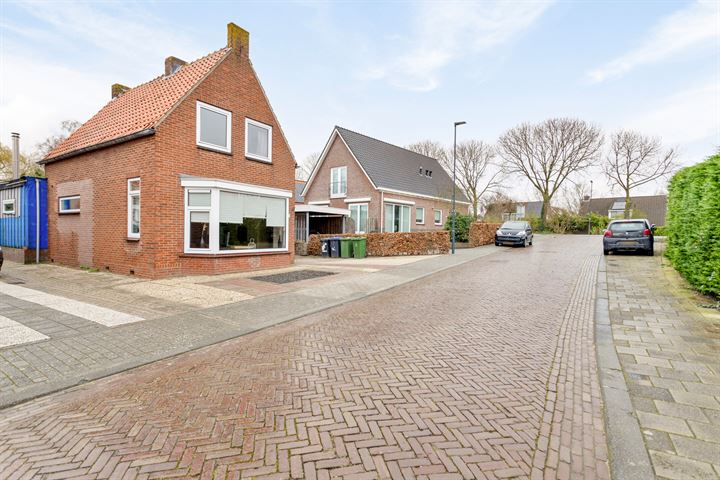 Bekijk foto 3 van Kerkeboomgaardstraat 2