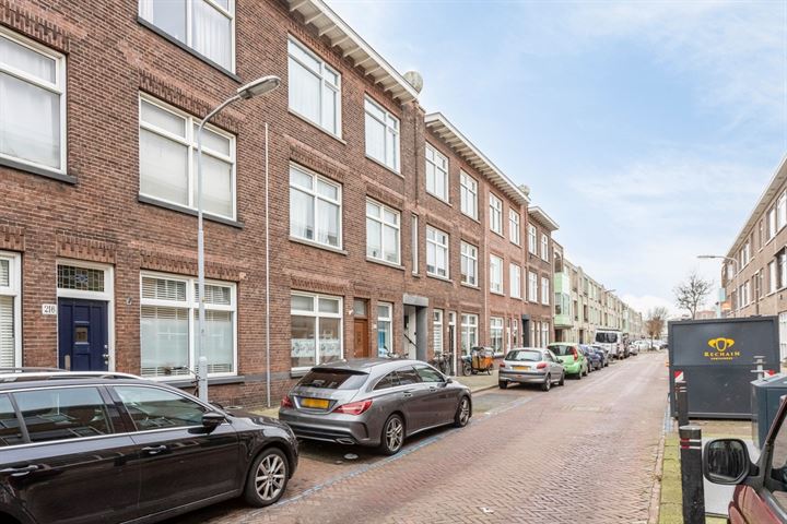 Bekijk foto 1 van van Heurnstraat 210