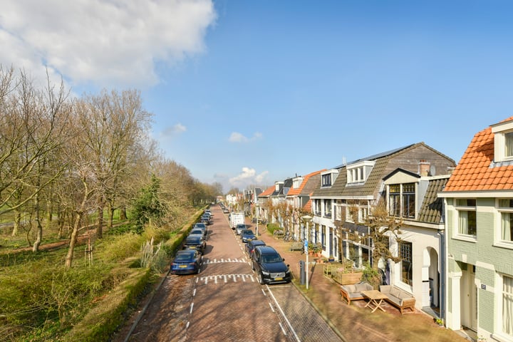 View photo 2 of Leeuwarderweg 24