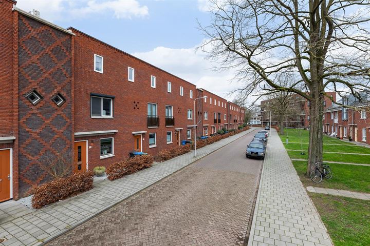 Bekijk foto 2 van Regelandisstraat 15