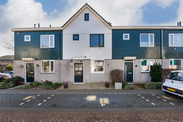 View photo 1 of De Kersenboomstraat 32