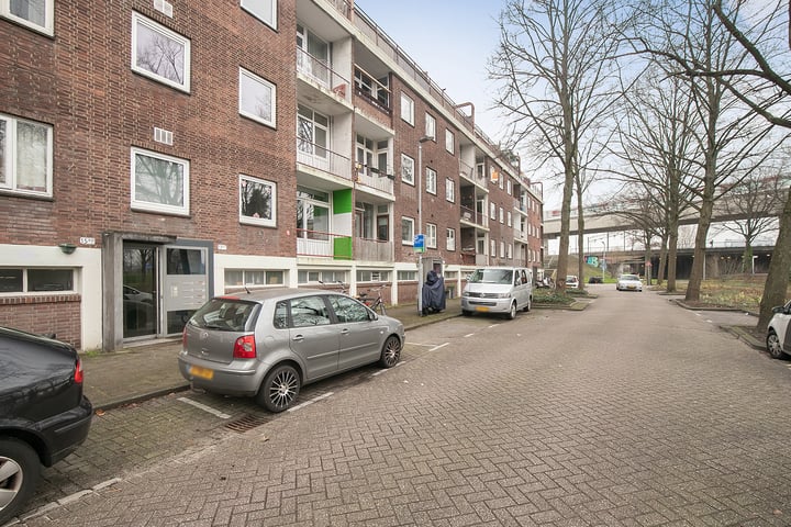 Bekijk foto 1 van Brigantijnstraat 13-B