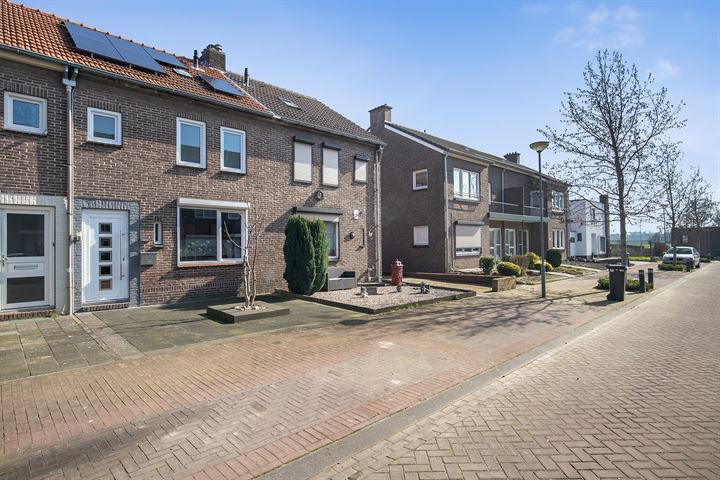 Bekijk foto 3 van Russelstraat 15