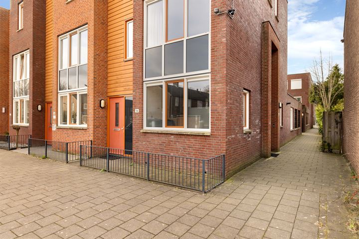 Bekijk foto 2 van Nassaustraat 16