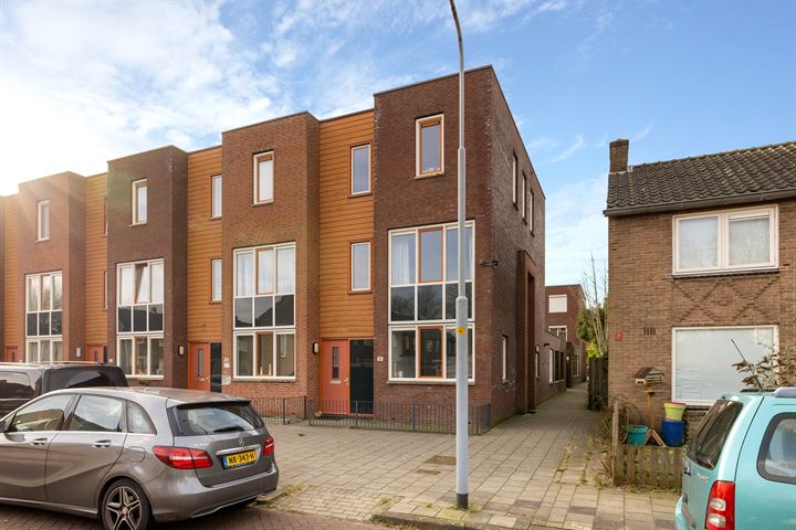 Bekijk foto 1 van Nassaustraat 16