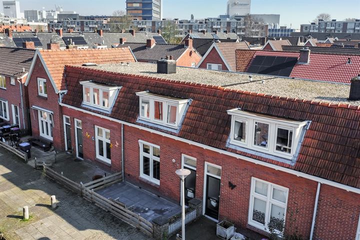 Bekijk foto 32 van Warmoezenierstraat 28