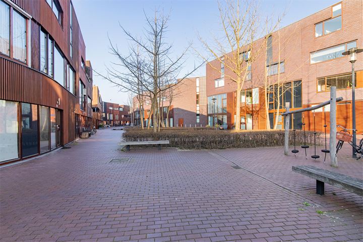 View photo 37 of Zonnebloemstraat 36