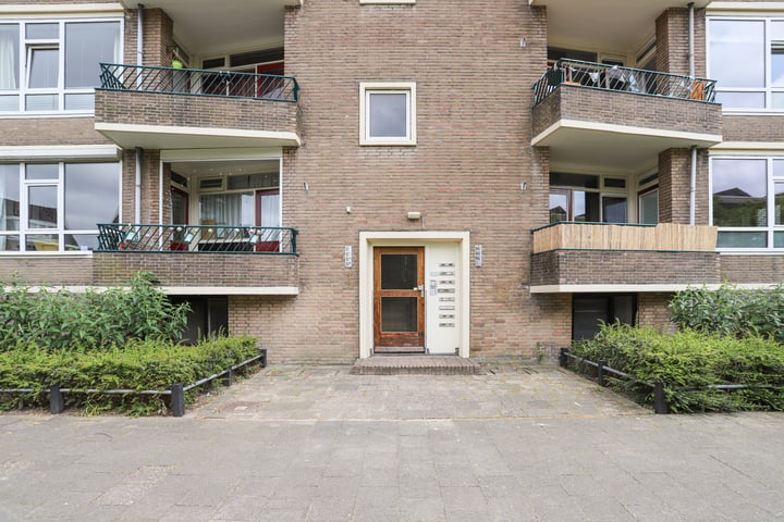 Bekijk foto 3 van Detmoldstraat 82-III