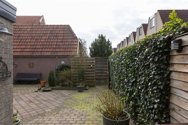 Bekijk foto 18 van Lijsterstraat 76