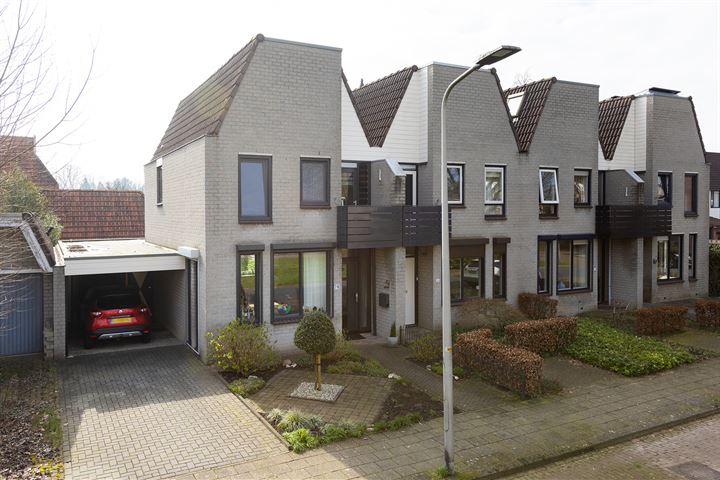 Bekijk foto 22 van Lijsterstraat 76