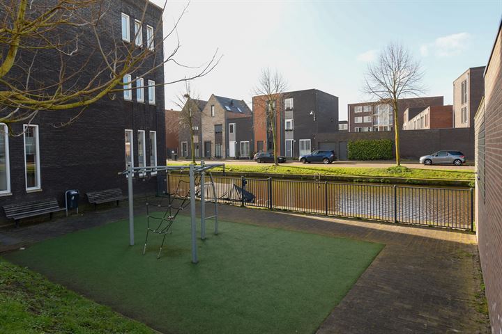 View photo 37 of Uitdamstraat 29