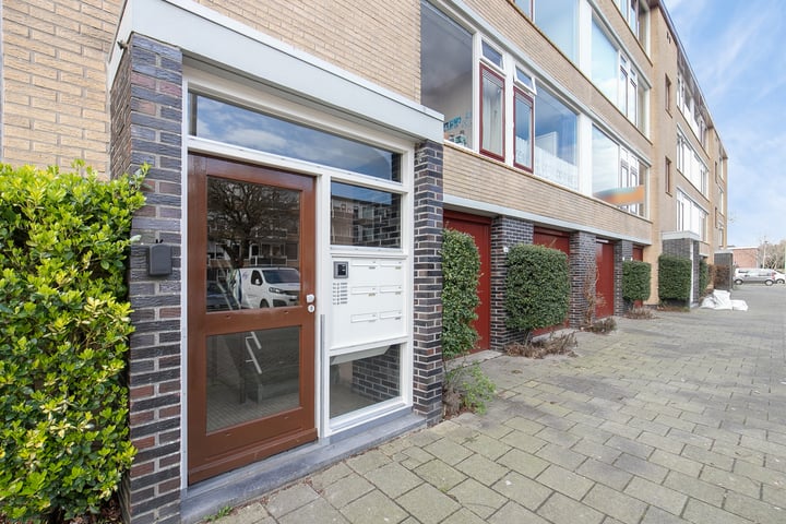 Bekijk foto 5 van Van Anrooystraat 149