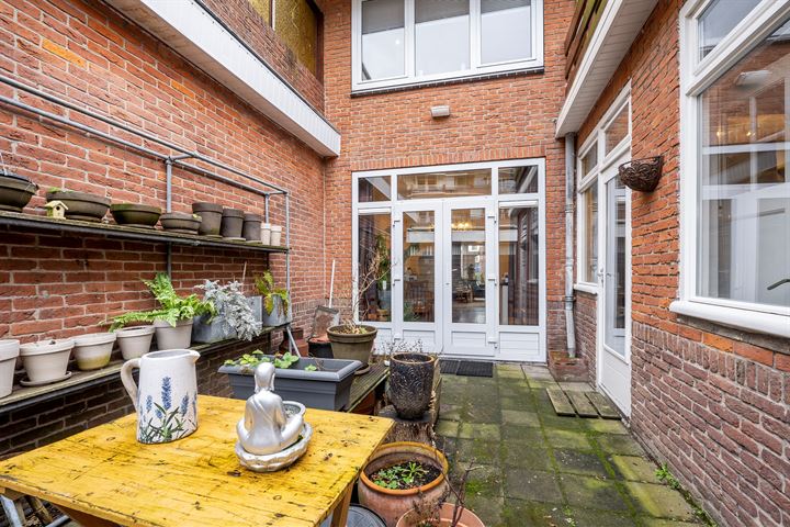 View photo 16 of Brederodestraat 26-A