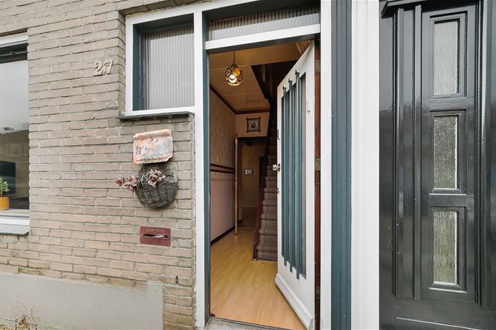 Bekijk foto 2 van Beatrixstraat 27