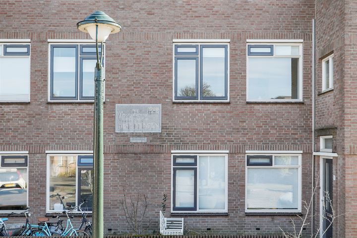 View photo 24 of Van der Venstraat 19