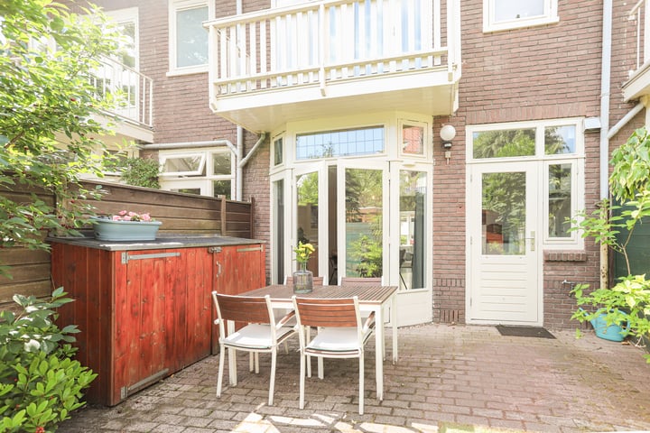 Bekijk foto 22 van Byronstraat 4