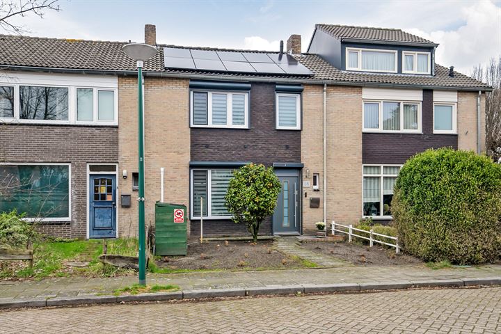 Bekijk foto 1 van Dokter A.Hoynck van Papendrechtstraat 18