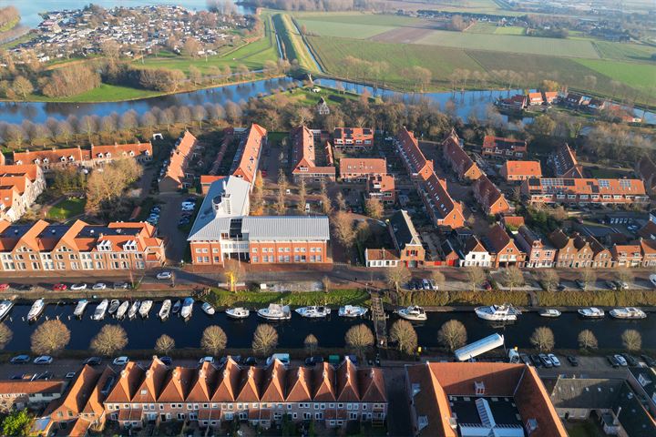 Bekijk foto 45 van Warmoezenierstraat 1