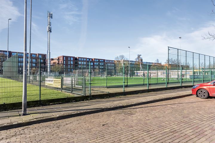 Bekijk foto 32 van Van Oosten de Bruijnstraat 75