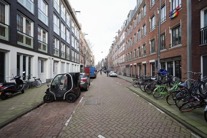 View photo 29 of Sint Willibrordusstraat 64-B