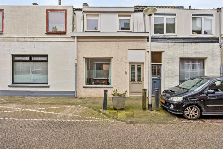 Bekijk foto 1 van Paterstraat 4