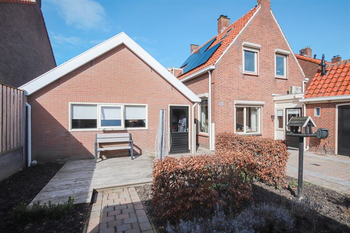 View photo 34 of Irenestraat 9