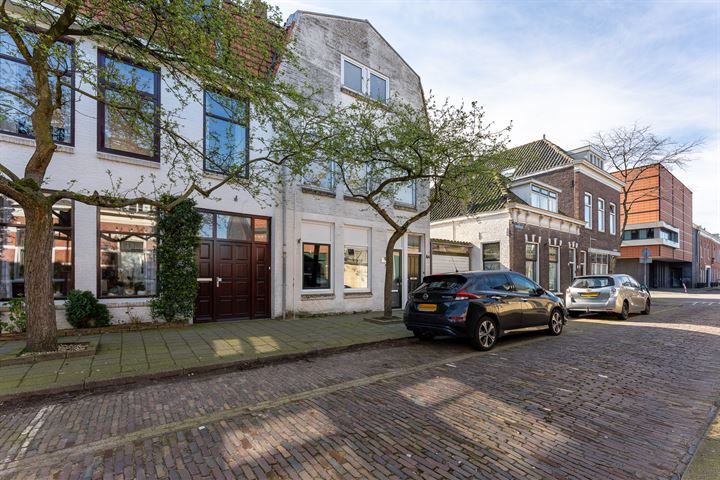 View photo 37 of Oosterstraat 66