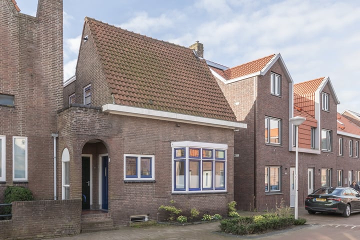 Bekijk foto 1 van Jan Nieuwenhuijzenstraat 1-A