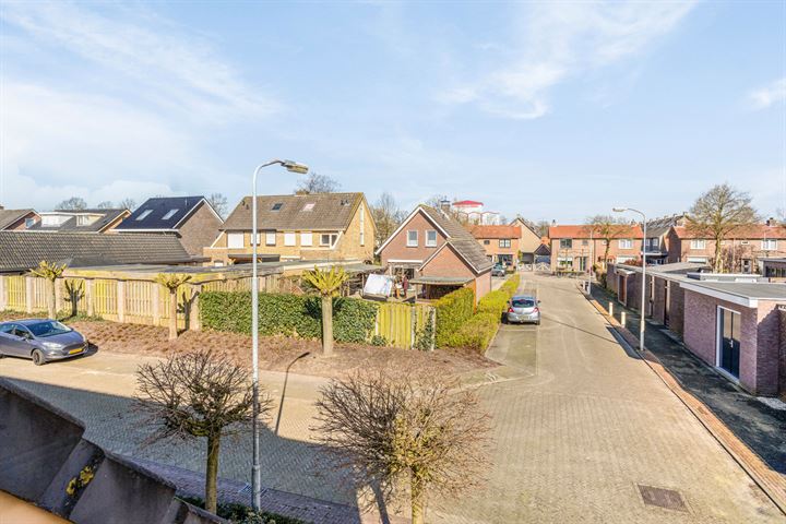 Bekijk foto 32 van Clematisstraat 26