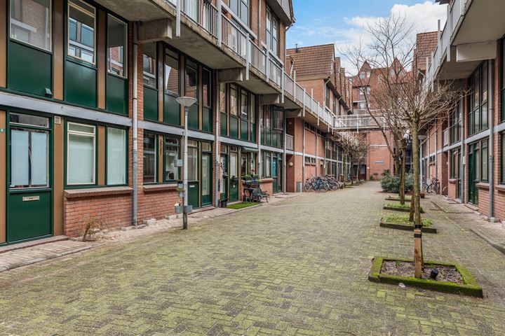 Bekijk foto 22 van Graaf Balderikstraat 11