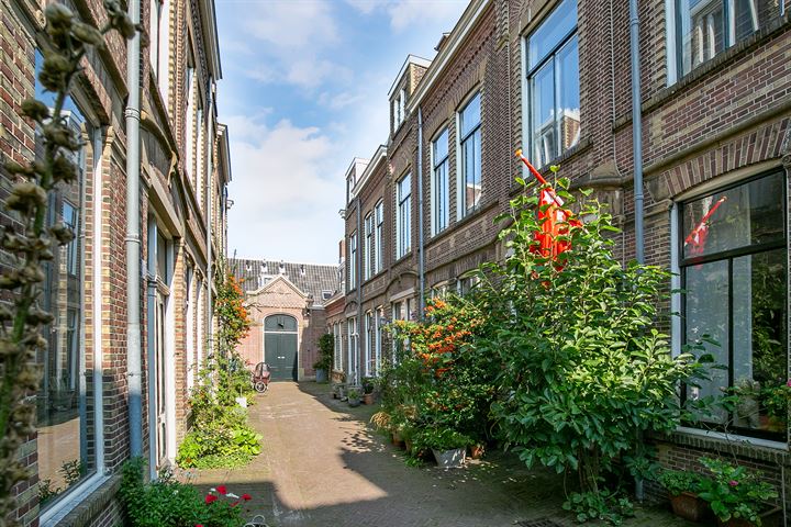 Bekijk foto 1 van Teylershofjestraat 3-RD