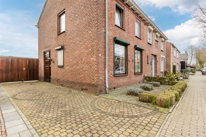 Bekijk foto 32 van Emmastraat 33