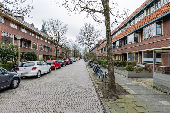 Bekijk foto 33 van Celebesstraat 24