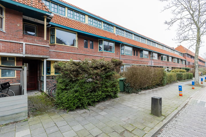 Bekijk foto 32 van Celebesstraat 24