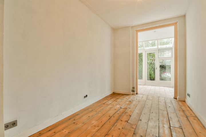 View photo 15 of Esmoreitstraat 28-HS